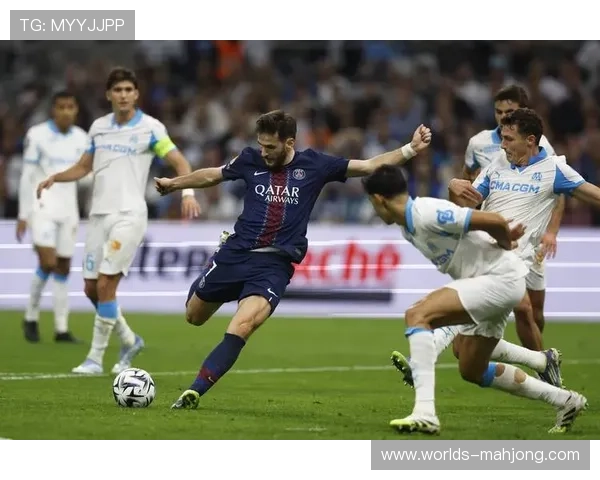 马赛低位紧缩防守+快速反击，依赖门将出球规避风险